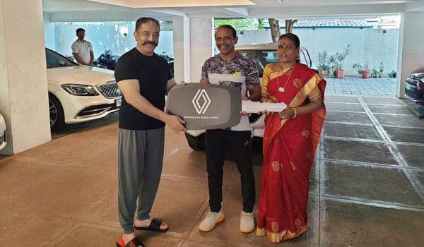 Kamal-gift-car-to-his-fitness-trainer