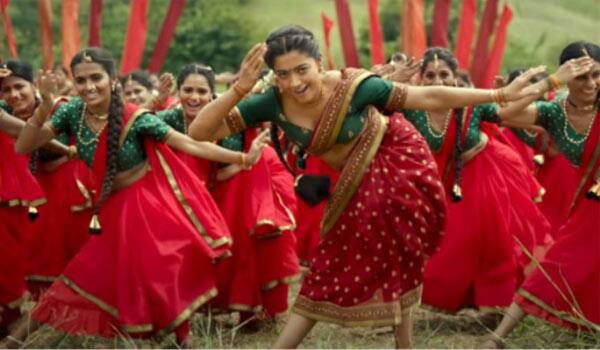 Navarathri-festival-:-Saamy-Saamy-song-goes-viral-in-north-india
