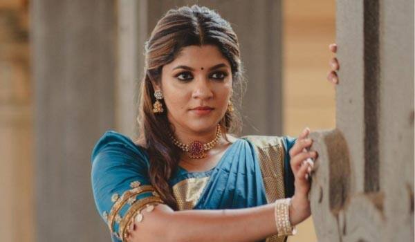 Aparna-Balamurali-next-movie-titled-as-Rudhiram