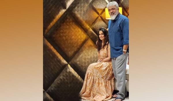 Shalini-Ajith-joined-in-Insta-page