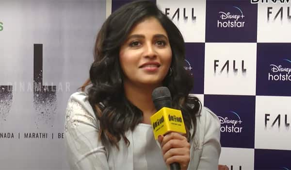 Actress-Anjali-replied-when-she-will-tie-knot