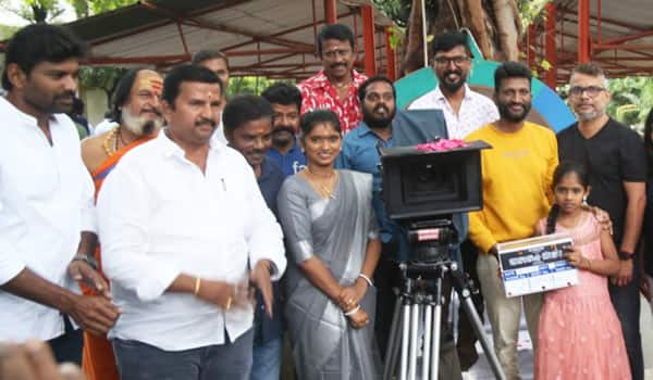 Rajalakshmi's-license-movie-to-speak-about-Father---Daughter-story