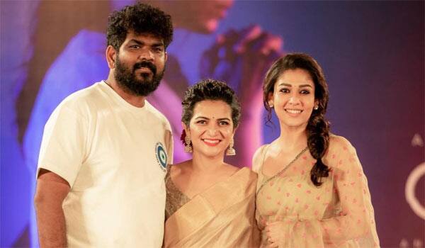 DD-released-photos-with-Nayanthara!