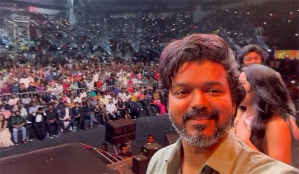 Vijay's-selfie-video-hits-5-million-views-in-few-hours