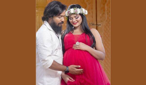 Actress-Bharatha-naidu-confirms-her-pregnancy