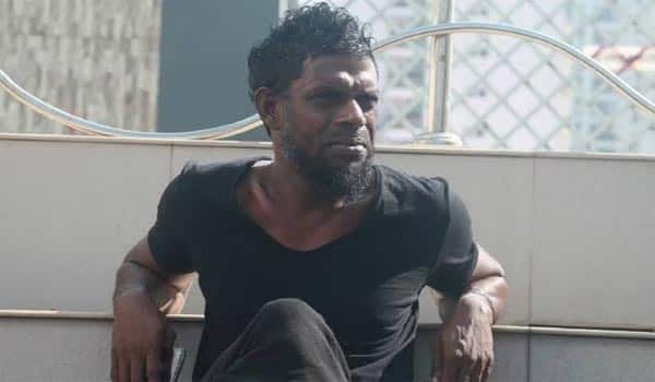 Actor-Vinayakan-announces-separation-with-wife