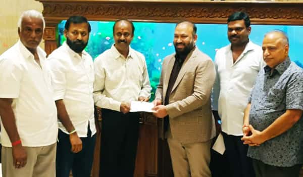 Lyca-donated-Rs.50-lakhs-to-Producer-council