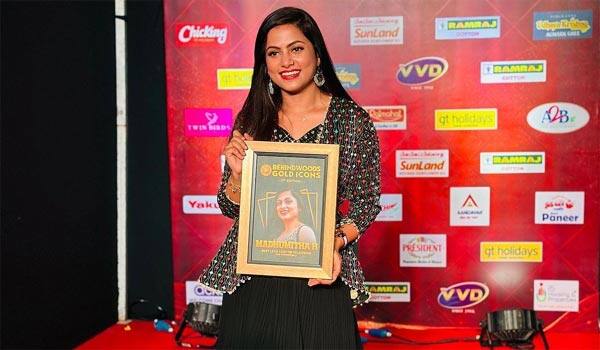 Madhumita-won-the-award-for-the-best-actress-'Ethirineechal'