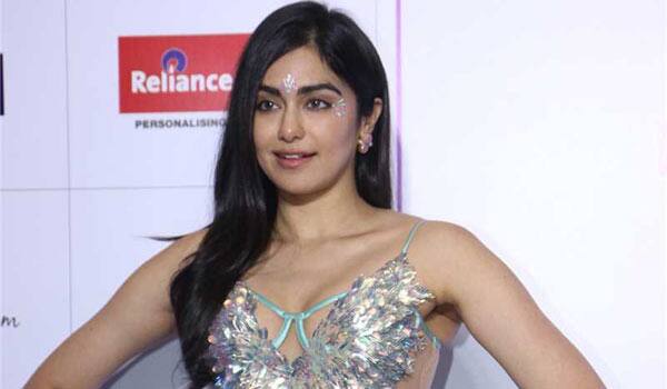 Adah-Sharma-met-in-accident-but-she-is-fine-now