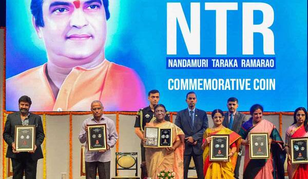 100-rupees-special-coin-with-portrait-of-NT-Ramara:-released-by-the-President