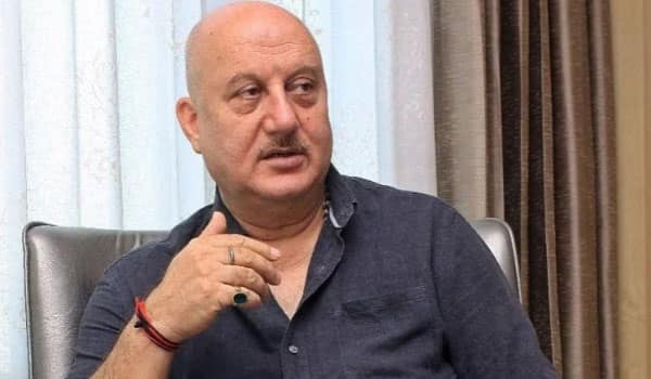 Actor-Anupam-Kher-was-handcuffed-by-the-police
