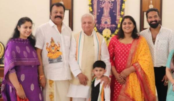 Suresh-Gopi-hosted-the-Governor-of-Kerala-for-his-daughters-wedding
