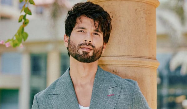 Shahid-Kapoor-quit-smoking-for-his-daughter