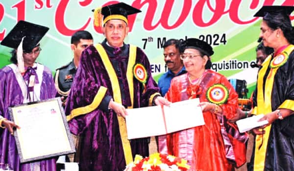 P-Susheela-Doctorate-:-Awarded-by-Tirupati-University