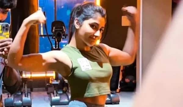 Mirna-Menon-workout-video-goes-viral