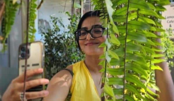 Parvathy-growing-a-mango-tree-in-the-balcony