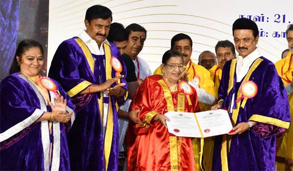 Singer-P-Susheela-was-honored-with-a-doctorate