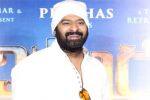 ஆதிபுருஷ் 3டி டீசரை ரசிகர்களுக்காக 60 தியேட்டர்களில் திரையிடும் பிரபாஸ்