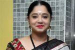 அசிங்கமா மெசேஜ் பன்றாங்க : கோபத்தில் வீடியோ வெளியிட்ட சீனியர் நடிகை