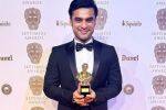 டொவினோ தாமஸிற்கு ஆசியாவின் சிறந்த நடிகர் விருது