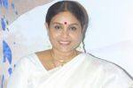 கொலை மிரட்டல் : நடிகை சரண்யா மீது போலீஸில் புகார்