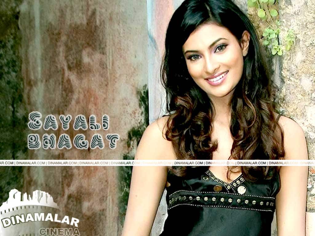 Tamil Actress Wall paper Shayali Bagath