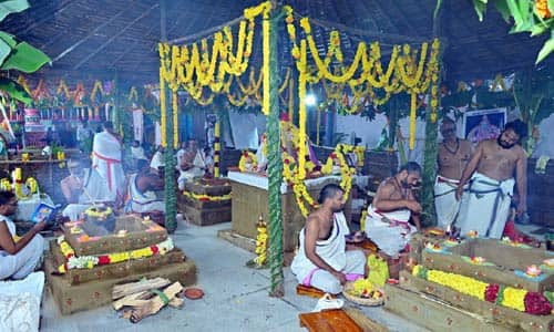 காணிப்பாக்கம் வரசித்தி விநாயகர் கோயிலில் யாகசாலை பூஜை துவக்கம்