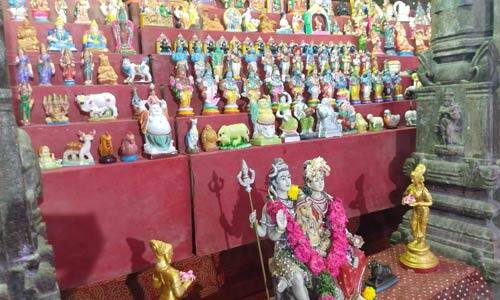 நவராத்திரி விழா: ராமேஸ்வரம் கோயிலில் கொலு பொம்மைகள்